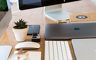 巨大争议！巴萨队长无缘最佳11人：38球24助+3冠 妻子炮轰